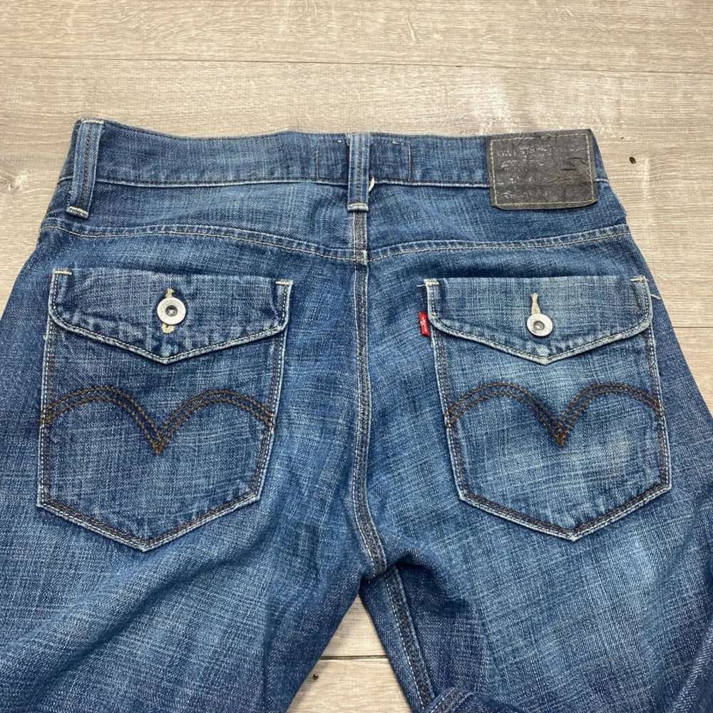 Vintage Levi's 514 Slim Straight Jeans Mens 32x30 Blue Denim Flap Pocket Y2K
